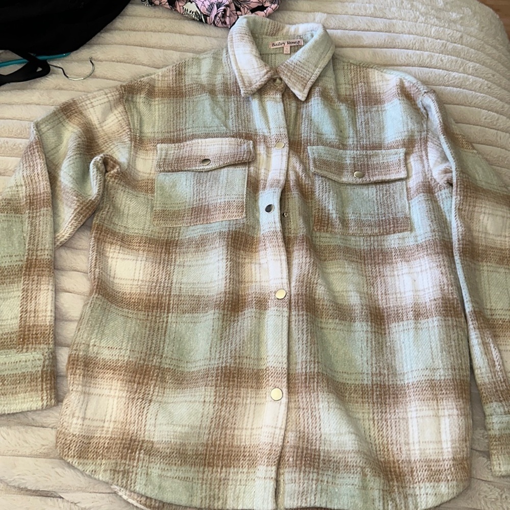 Size small oversized Shockett